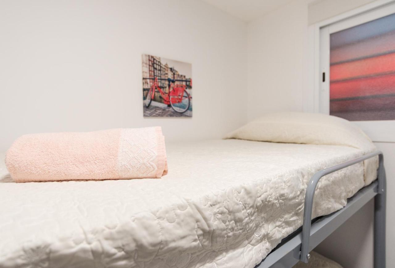 Ole Hostels Malaga Zambrano Exteriér fotografie