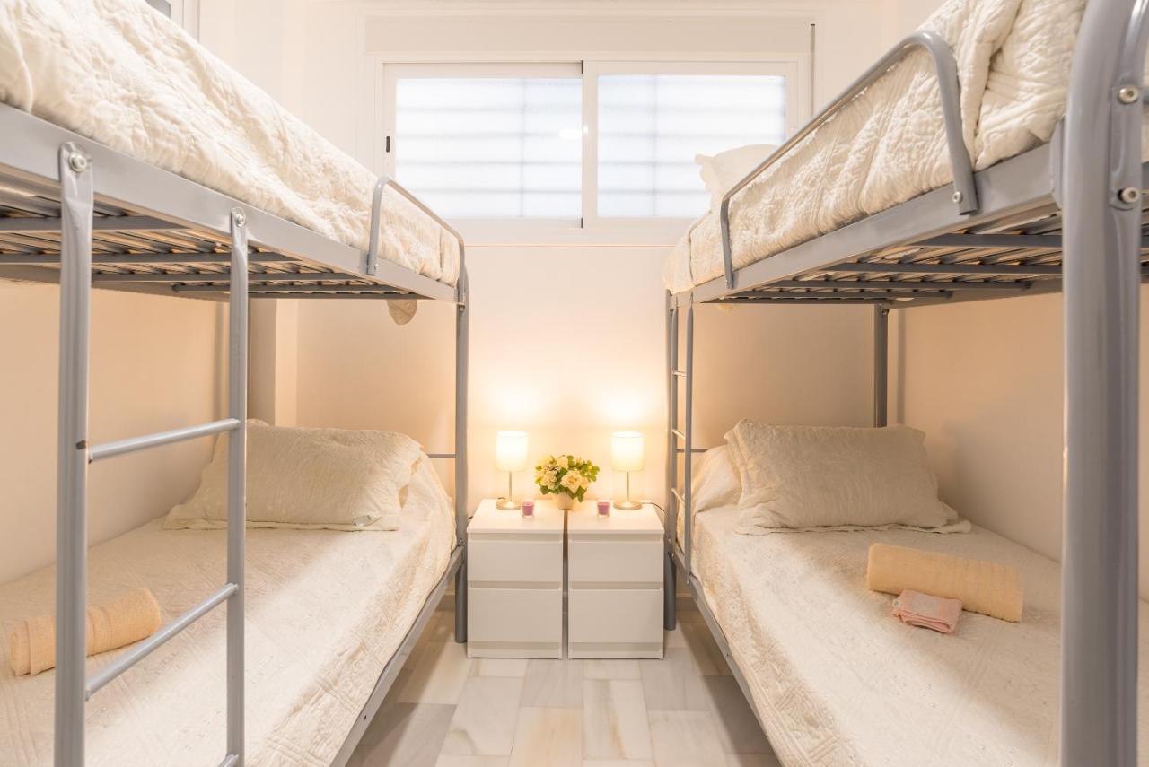 Ole Hostels Malaga Zambrano Exteriér fotografie